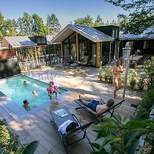 Pool Lodge - Vakantiepark De Thijmse Berg